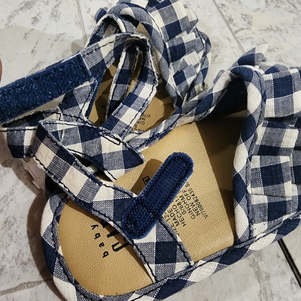 Baby Gap Gingham Checkered Navy Blue & White Kids Sandals Size 4 (12-18 Mo.) NWT - Picture 8 of 10